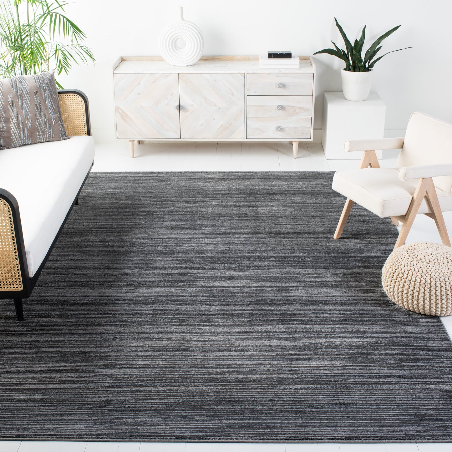 SAFAVIEH Vision Sunanda Modern Ombre Tonal Rug.