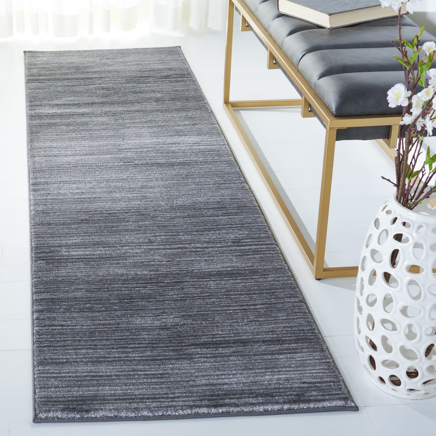 SAFAVIEH Vision Sunanda Modern Ombre Tonal Rug.