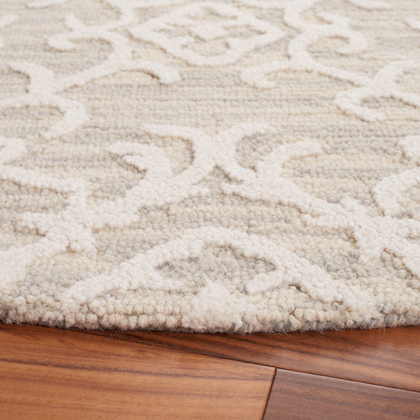 SAFAVIEH, Handmade Blossom Vesela Modern Floral Wool Rug