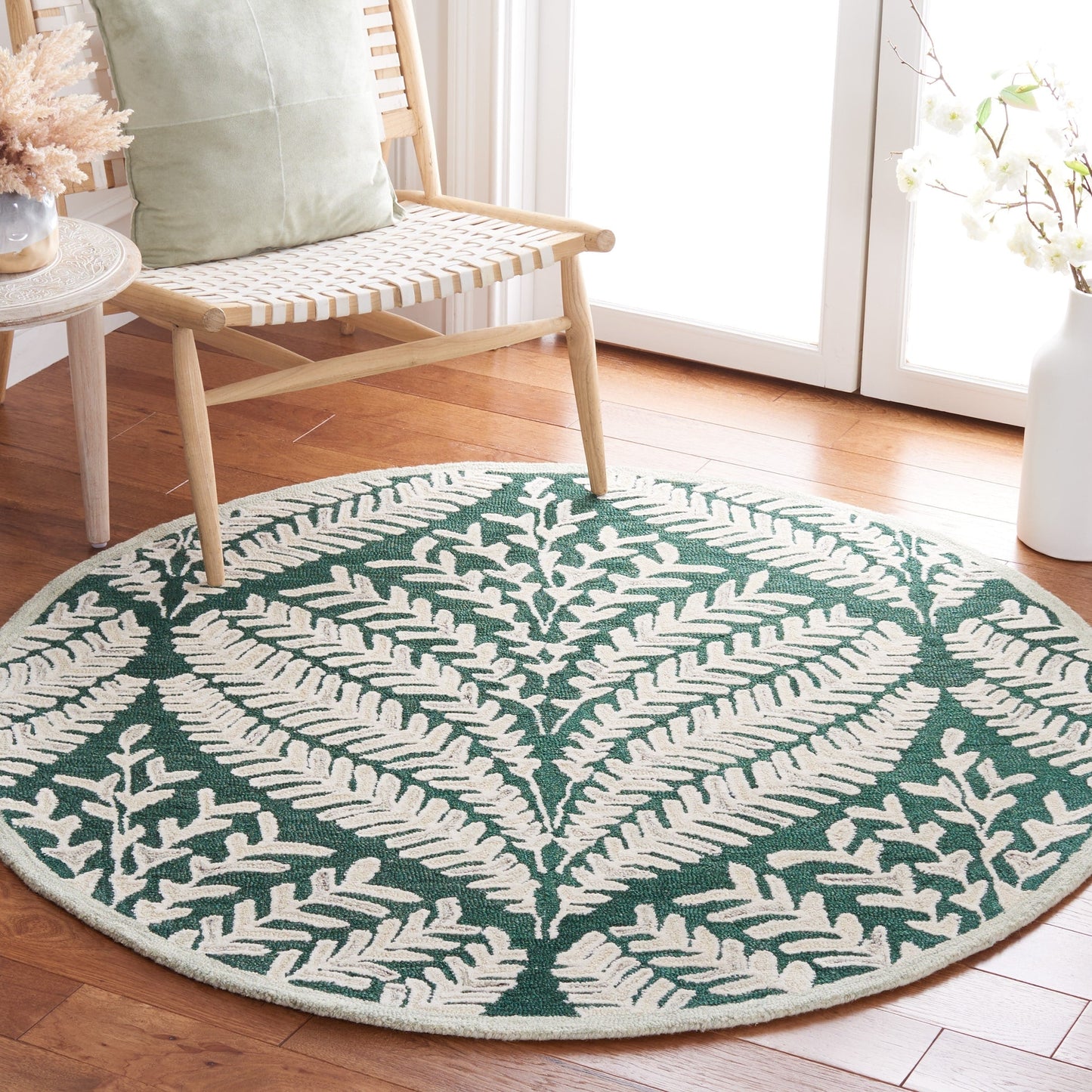 SAFAVIEH Handmade Capri Kert Wool Rug