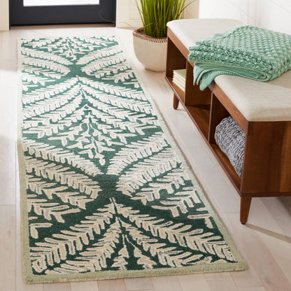 SAFAVIEH Handmade Capri Kert Wool Rug