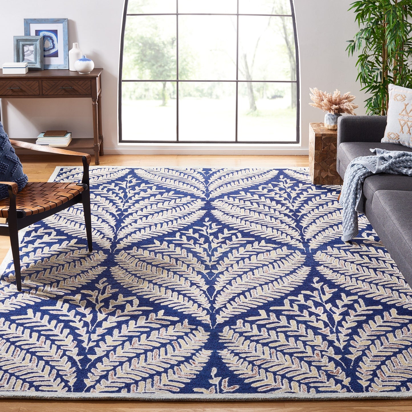 SAFAVIEH Handmade Capri Kert Wool Rug