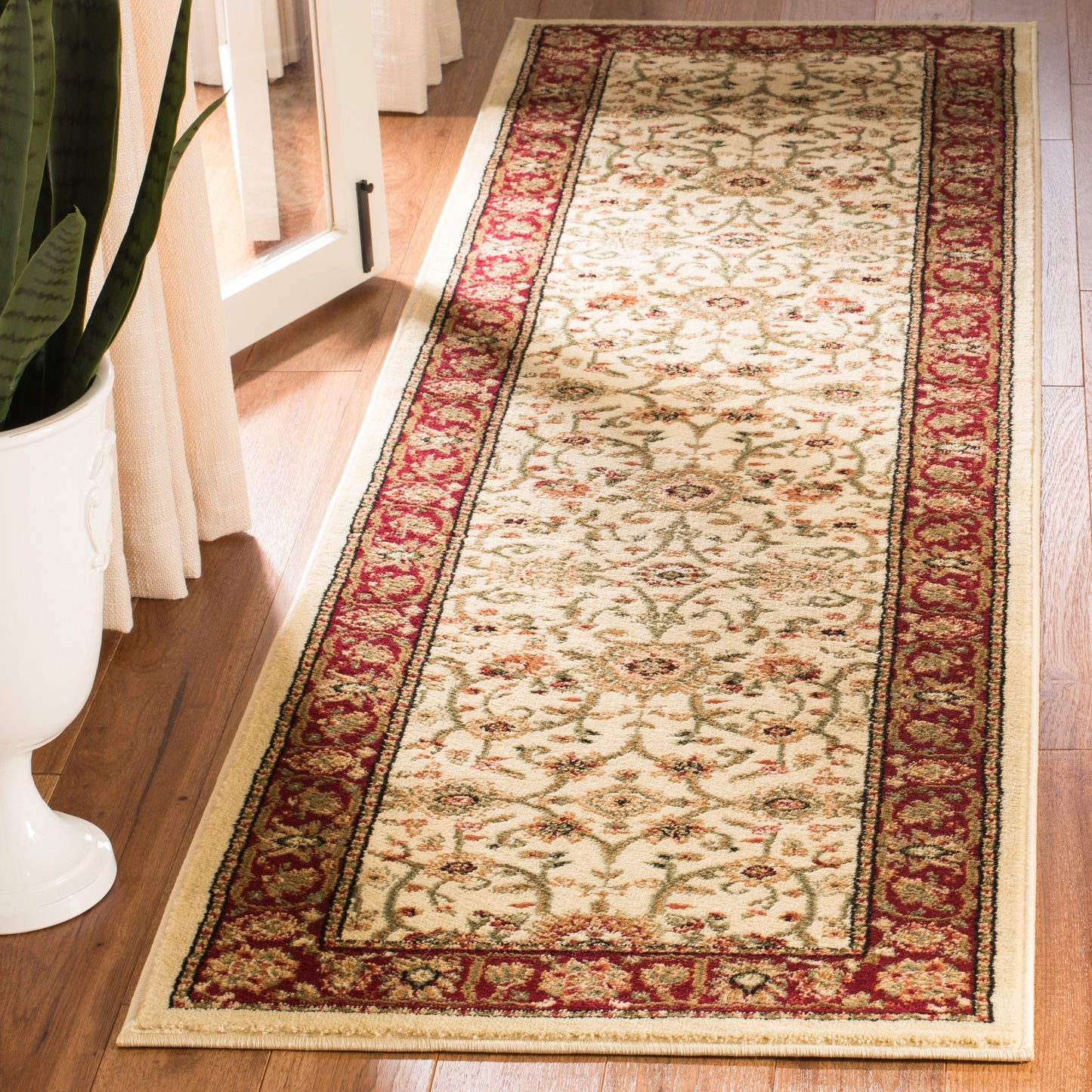 SAFAVIEH, Lyndhurst Marsha Traditional Area Rug