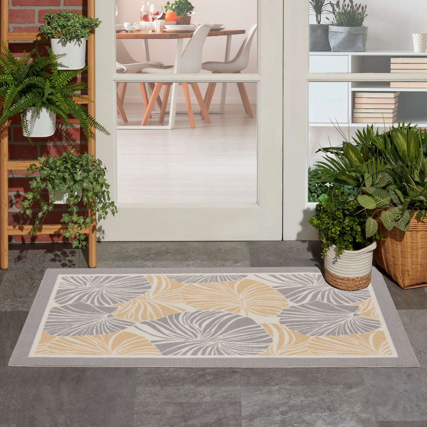 Waverly Sun N' Shade Modern Botanical Indoor/Outdoor Area Rug